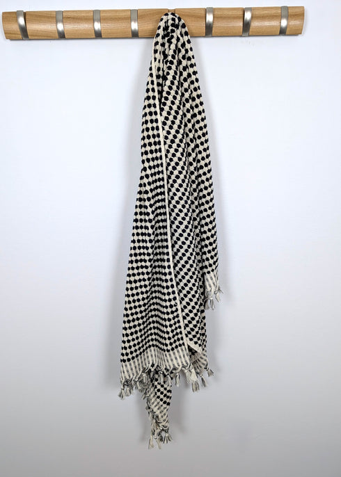 Bloom Collection – Oversized Turkish Cotton Bath Towel with Raised Texture and Hand-Tied Tassels