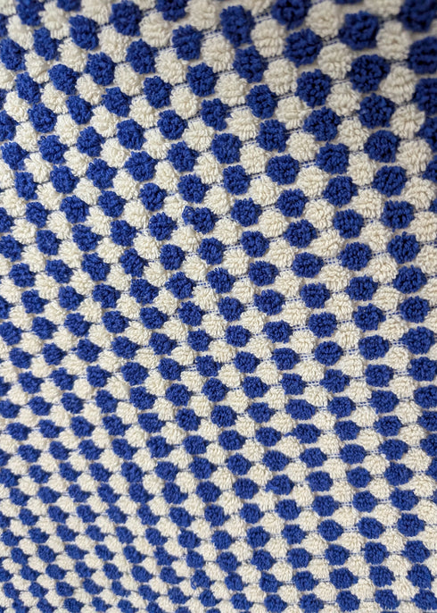 Bloom Collection – Oversized Turkish Cotton Bath Towel with Raised Texture and Hand-Tied Tassels