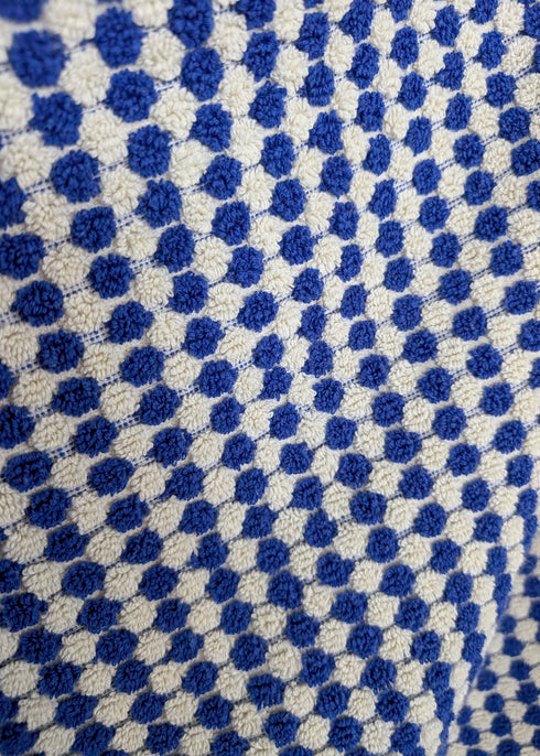 Bloom Collection – Oversized Turkish Cotton Bath Towel with Raised Texture and Hand-Tied Tassels