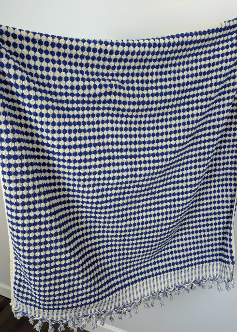 Bloom Collection – Oversized Turkish Cotton Bath Towel with Raised Texture and Hand-Tied Tassels