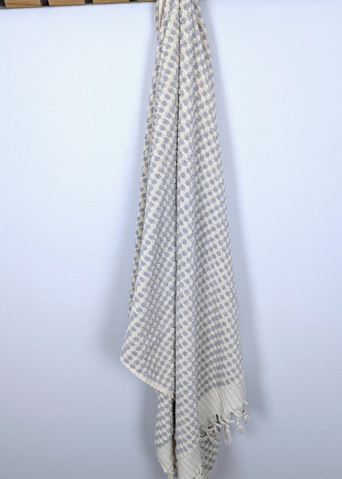 Bloom Collection – Oversized Turkish Cotton Bath Towel with Raised Texture and Hand-Tied Tassels