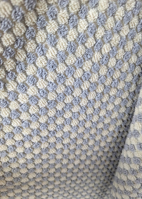 Bloom Collection – Oversized Turkish Cotton Bath Towel with Raised Texture and Hand-Tied Tassels