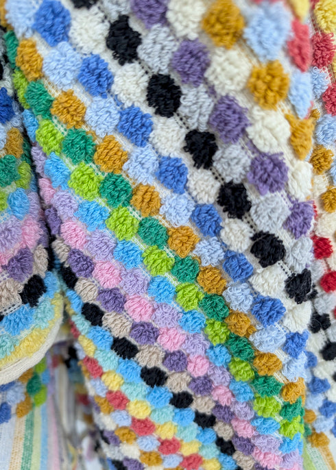 Bloom Collection – Oversized Turkish Cotton Bath Towel with Raised Texture and Hand-Tied Tassels