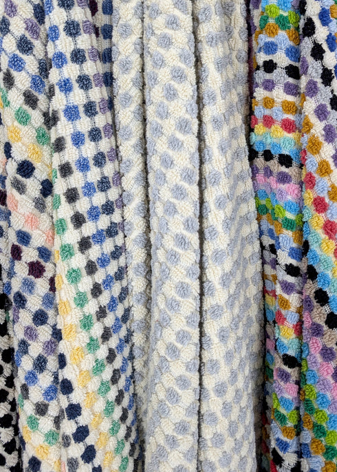 Bloom Collection – Oversized Turkish Cotton Bath Towel with Raised Texture and Hand-Tied Tassels