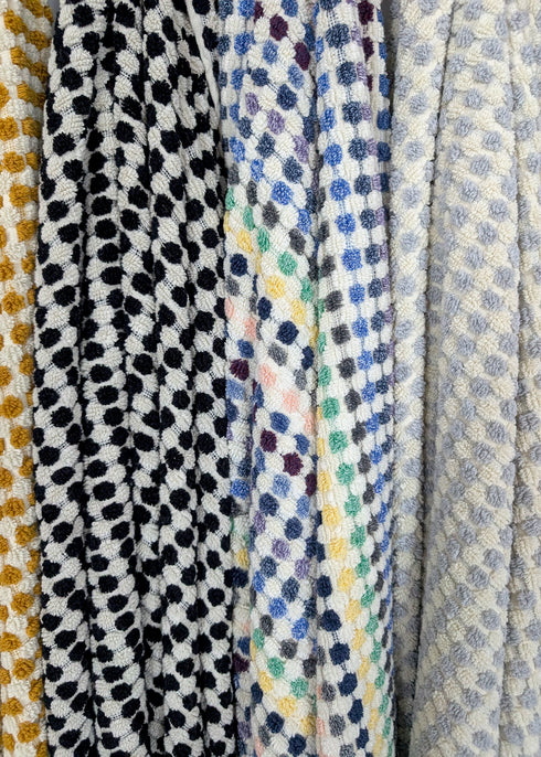 Bloom Collection – Oversized Turkish Cotton Bath Towel with Raised Texture and Hand-Tied Tassels