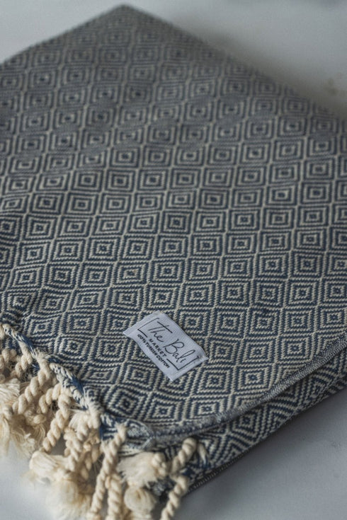 Diamond Design Bath Towel with Unbleached Tassels - The Bali Market