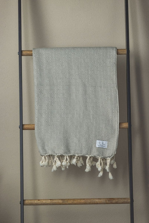Diamond Design Bath Towel with Unbleached Tassels - The Bali Market