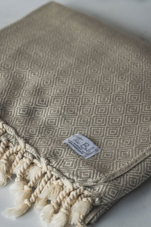 Diamond Design Bath Towel with Unbleached Tassels - The Bali Market