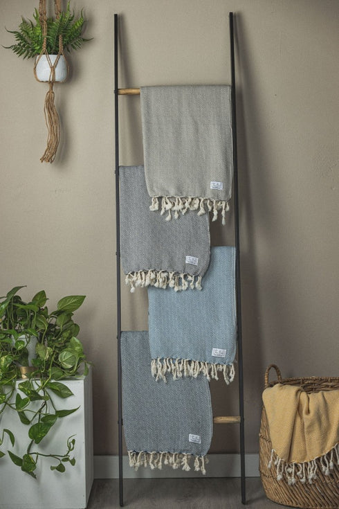 Diamond Design Bath Towel with Unbleached Tassels - The Bali Market